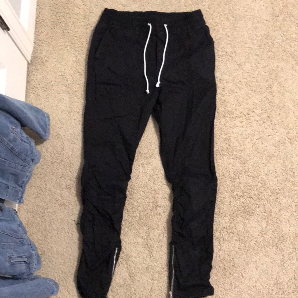 H&M ruched jogger pants with zips